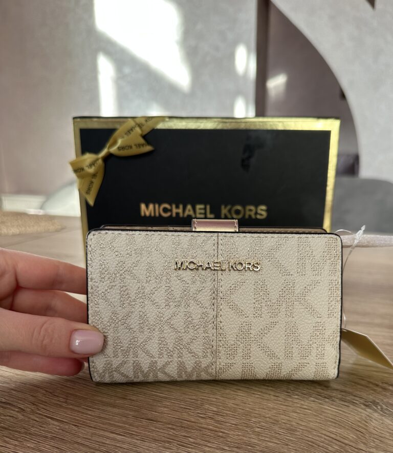 Jet Set Medium Metallic Logo Wallet у кольорі Pale Gold - жіночий гаманець Michael Kors