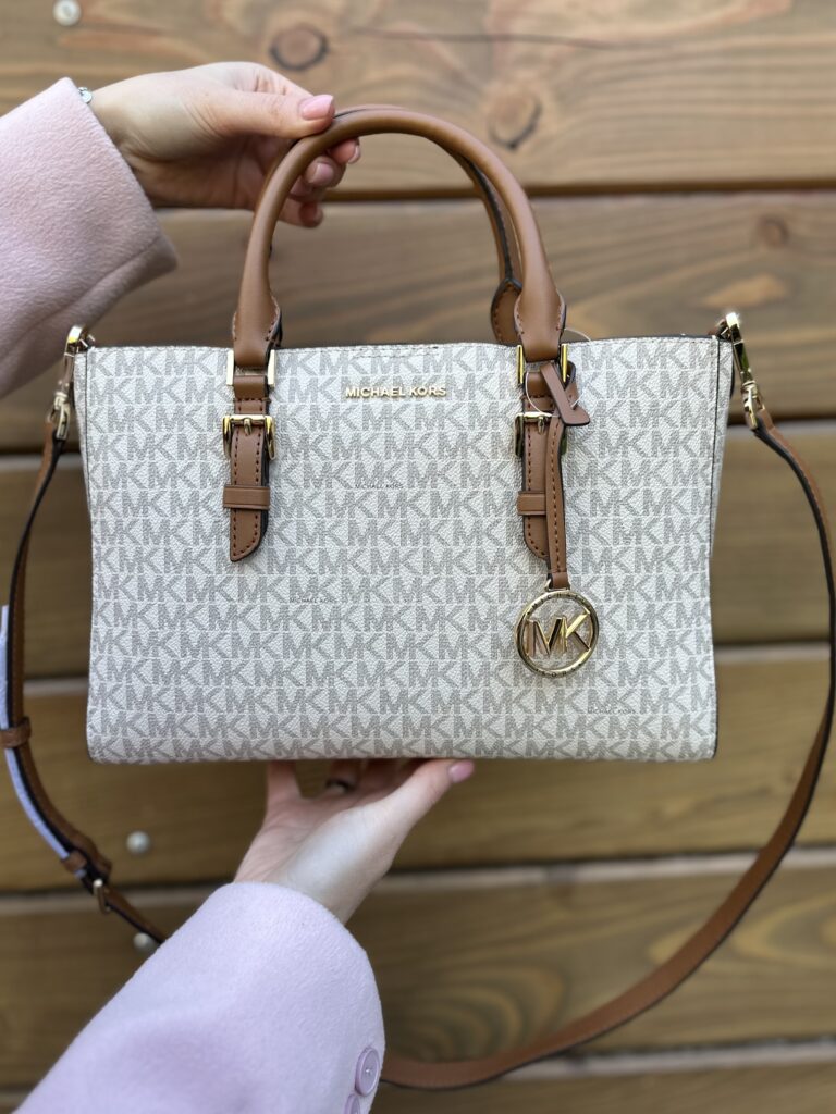 Sally 2-in-1 Medium Logo Satchel у кольорі Vanilla Acorn - жіноча сумочка Michael Kors