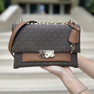 Cece Medium Logo Shoulder Bag - жіноча сумочка Michael Kors у фірмовому логотипному принті