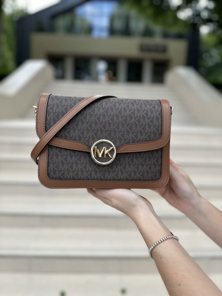 Leida Medium Signature Logo Shoulder Bag у кольорі Brown - жіноча сумочка Michael Kors