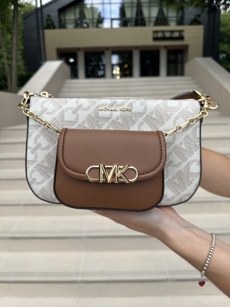 Parker Large Empire Signature Logo 2-in-1 Crossbody Bag у кольорі Vanilla Luggage - жіноча сумочка Michael Kors