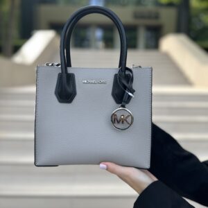 Mercer Medium Pebbled Leather Crossbody Bag - жіноча сумочка Michael Kors у подвійному кольорі