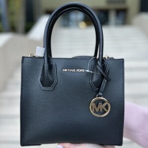 Mercer Medium Pebbled Leather Crossbody Bag - жіноча сумочка Michael Kors у чорному кольорі