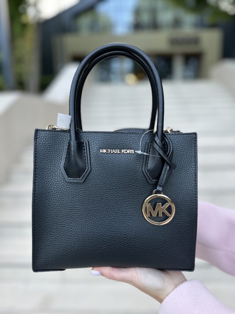 Mercer Medium Pebbled Leather Crossbody Bag у кольорі Black - жіноча сумочка Michael Kors