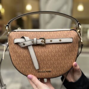 Emilia Medium Logo Shoulder Bag - жіноча сумочка Michael Kors у формі півмісяця