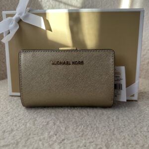 Jet Set Medium Metallic Saffiano Leather Bi-Fold Wallet Pale Gold - жіночий гаманець Michael Kors