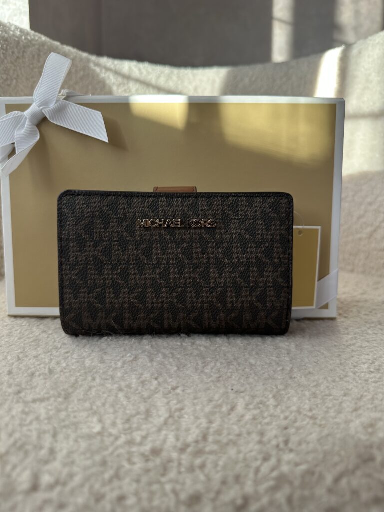 Jet Set Medium Signature Logo Wallet у кольорі Brown - жіночий гаманець Michael Kors