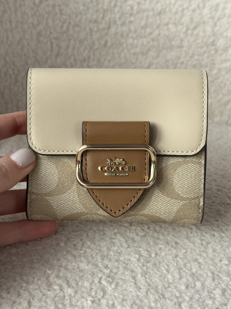 Small Morgan Wallet in Blocked Signature Canvas у кольорі Light Khaki Multi - жіночий гаманець Coach