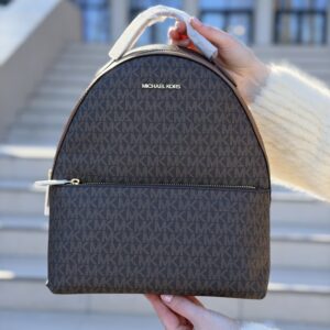 Sheila Medium Logo Backpack у кольорі Brown - жіночий рюкзак Michael Kors