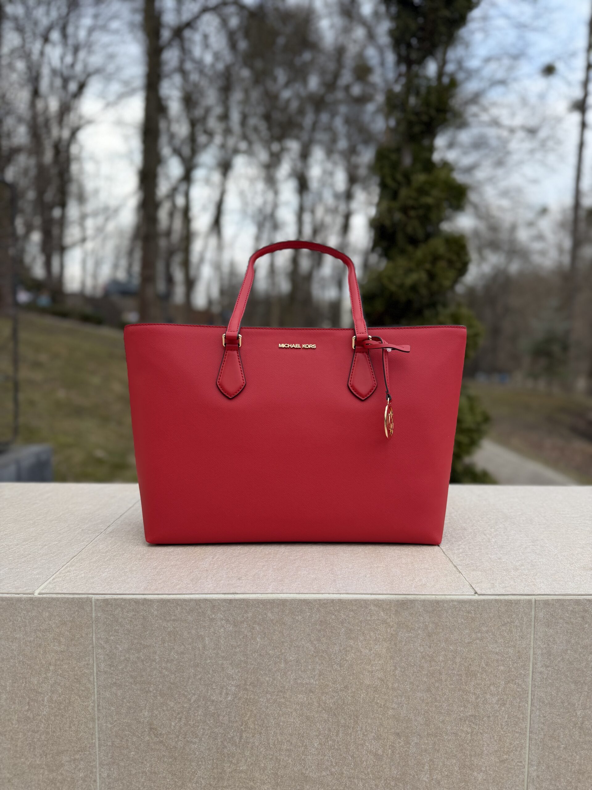 Sheila Large Tote Bag у кольорі Bright Red - жіноча сумка Michael Kors - Зображення 3