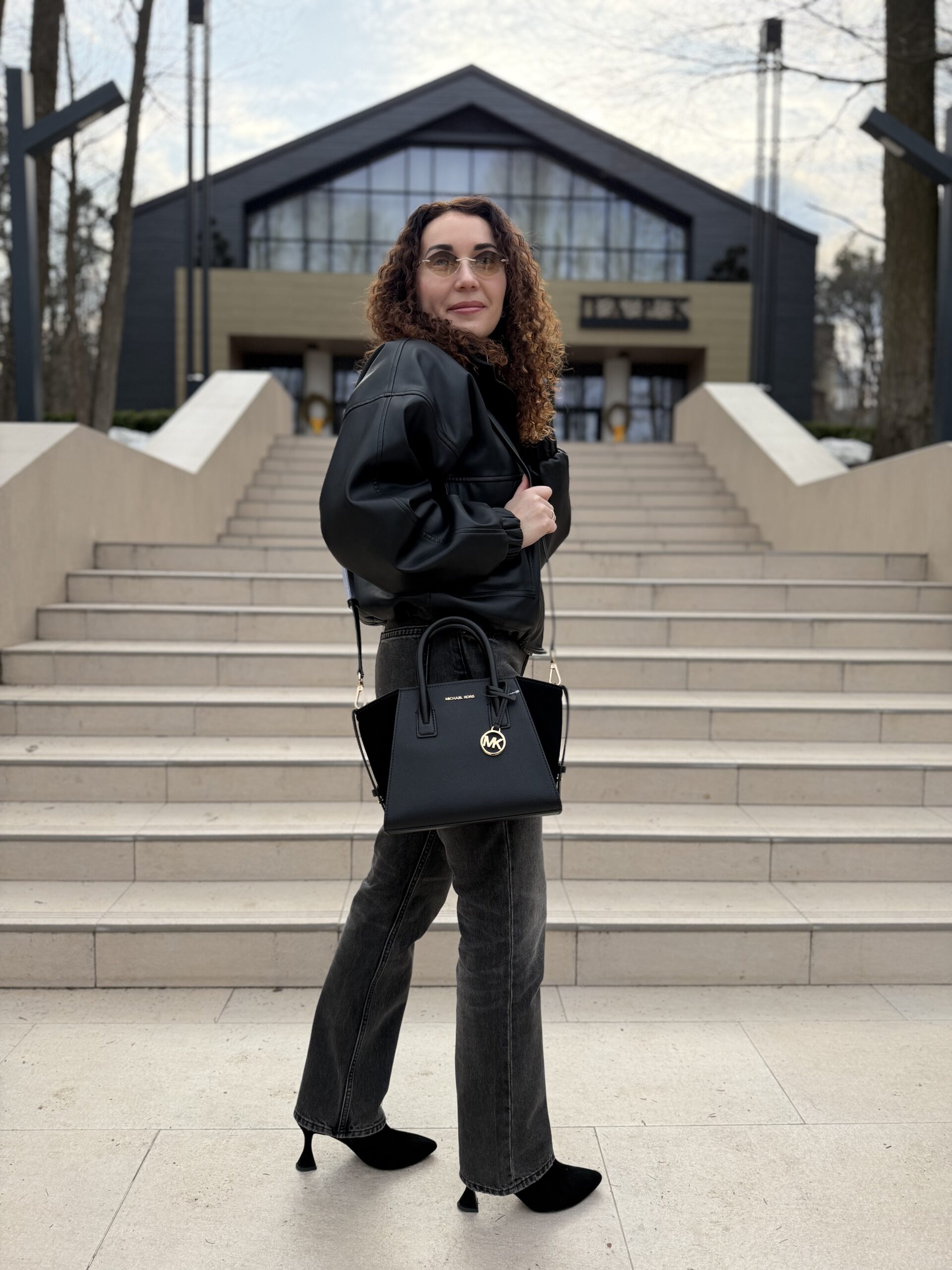 Avril Small Pebbled Leather Satchel у кольорі Black — жіноча сумка Michael Kors - Зображення 2