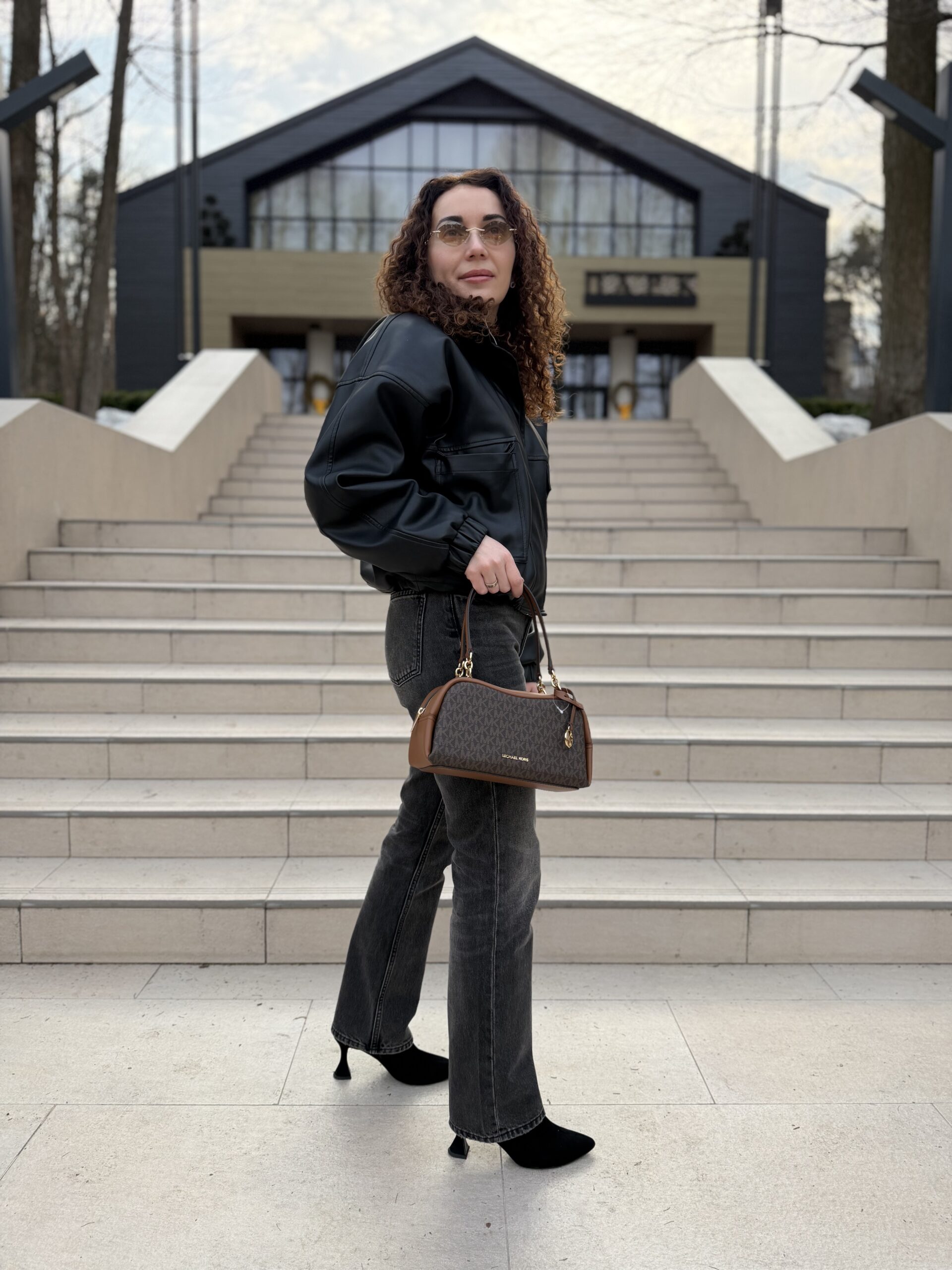 Cecily Small Signature Logo Shoulder Bag у кольорі Brown — жіноча сумка Michael Kors - Зображення 9