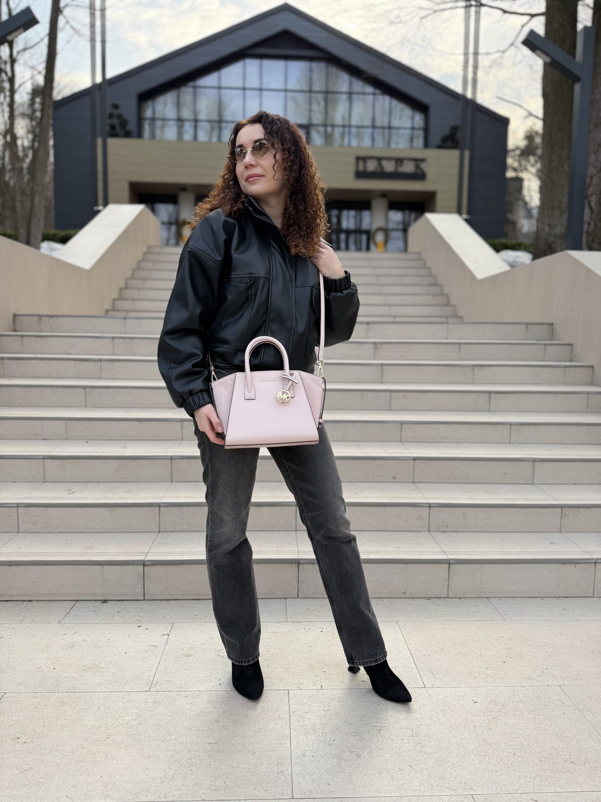Avril Small Pebbled Leather Satchel у кольорі Powder Blush — жіноча сумка Michael Kors - Зображення 2