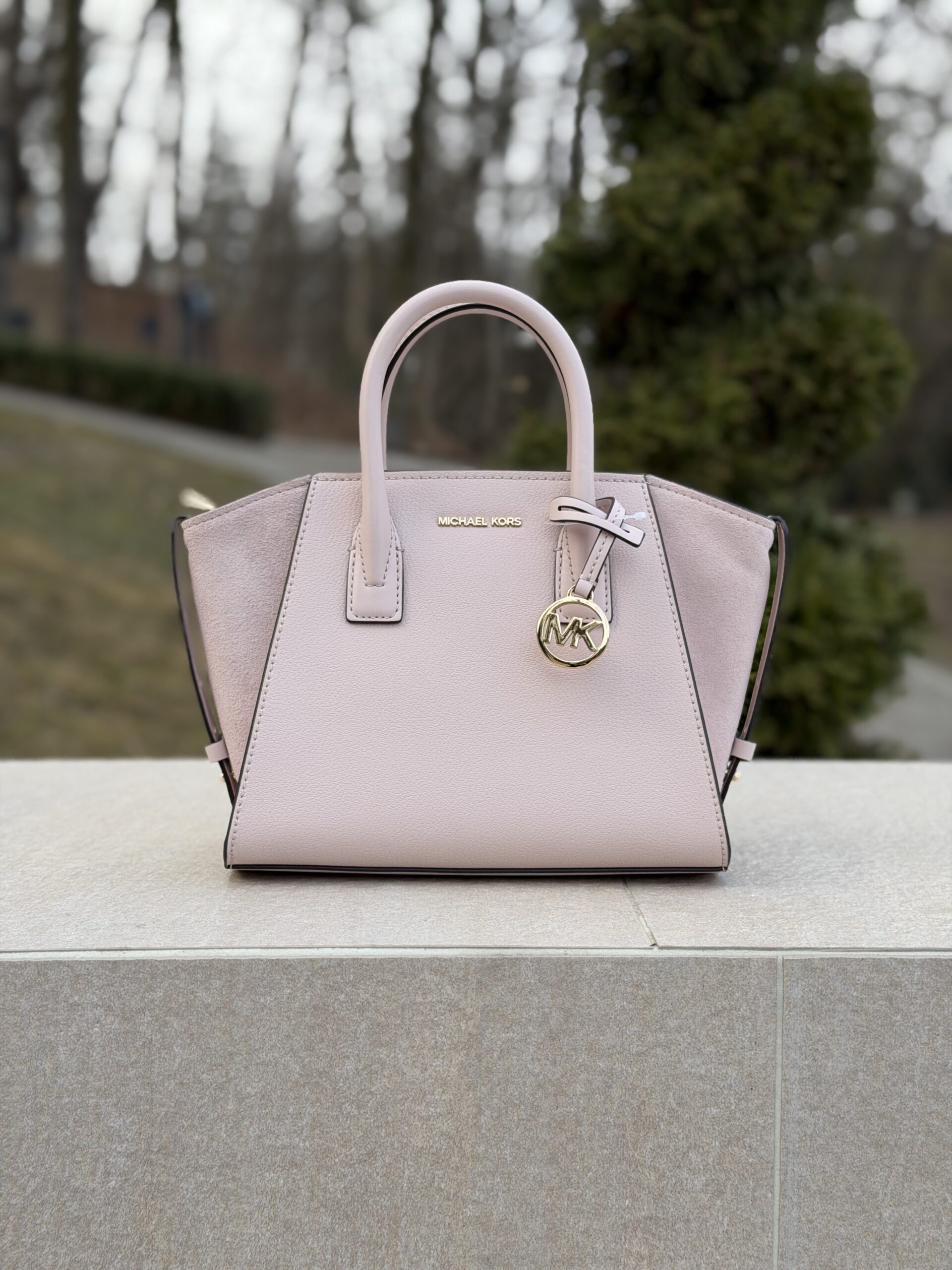 Avril Small Pebbled Leather Satchel у кольорі Powder Blush — жіноча сумка Michael Kors - Зображення 3