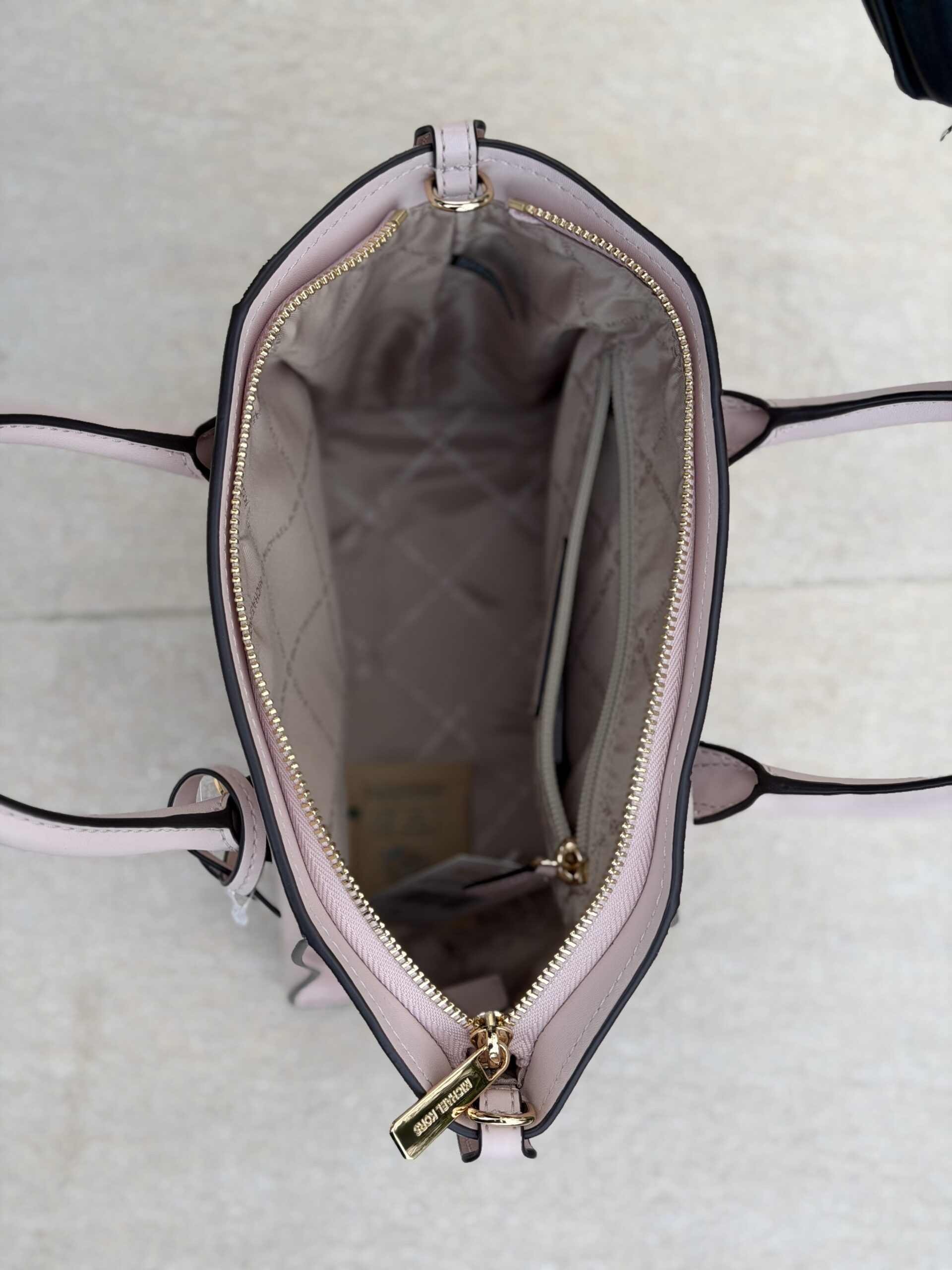 Avril Small Pebbled Leather Satchel у кольорі Powder Blush — жіноча сумка Michael Kors - Зображення 4