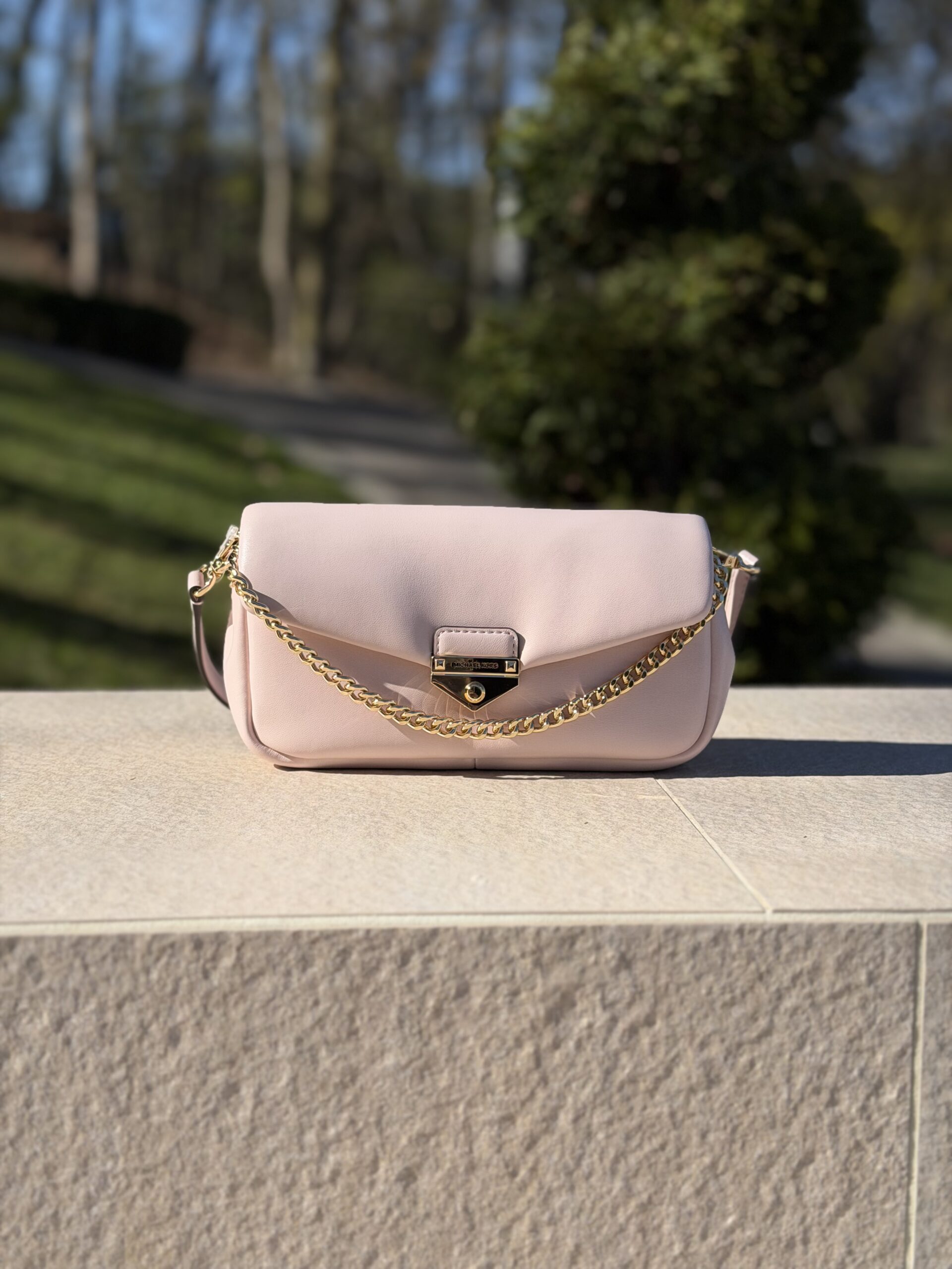 Soho Small Convertible Shoulder Bag у кольорі Powder Blush — жіноча сумка Michael Kors - Зображення 4