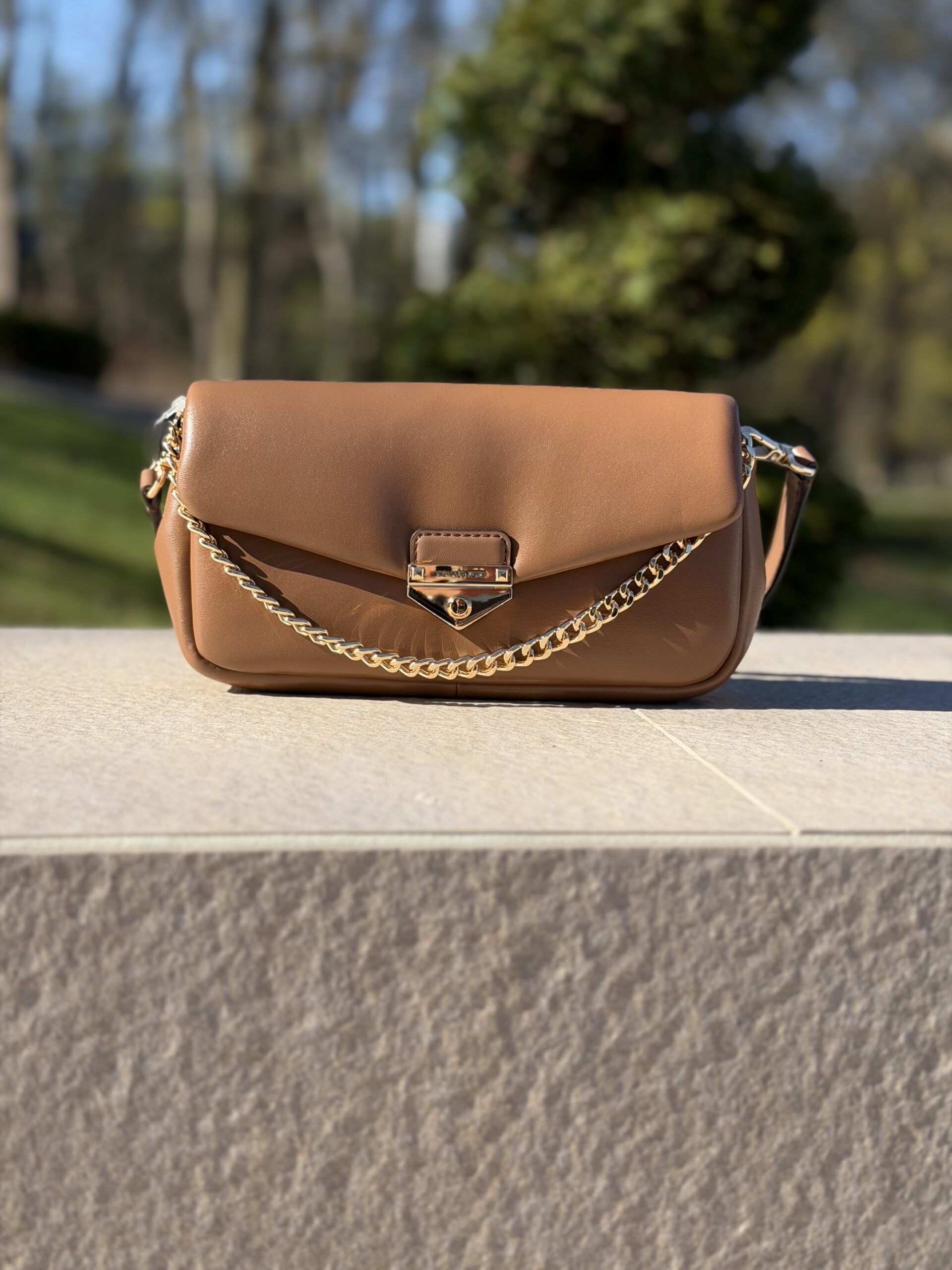 Soho Small Convertible Shoulder Bag у кольорі Honeywheat — жіноча сумка Michael Kors - Зображення 4