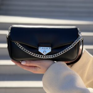 Soho Small Convertible Crossbody Bag у кольорі Black — жіноча сумка Michael Kors