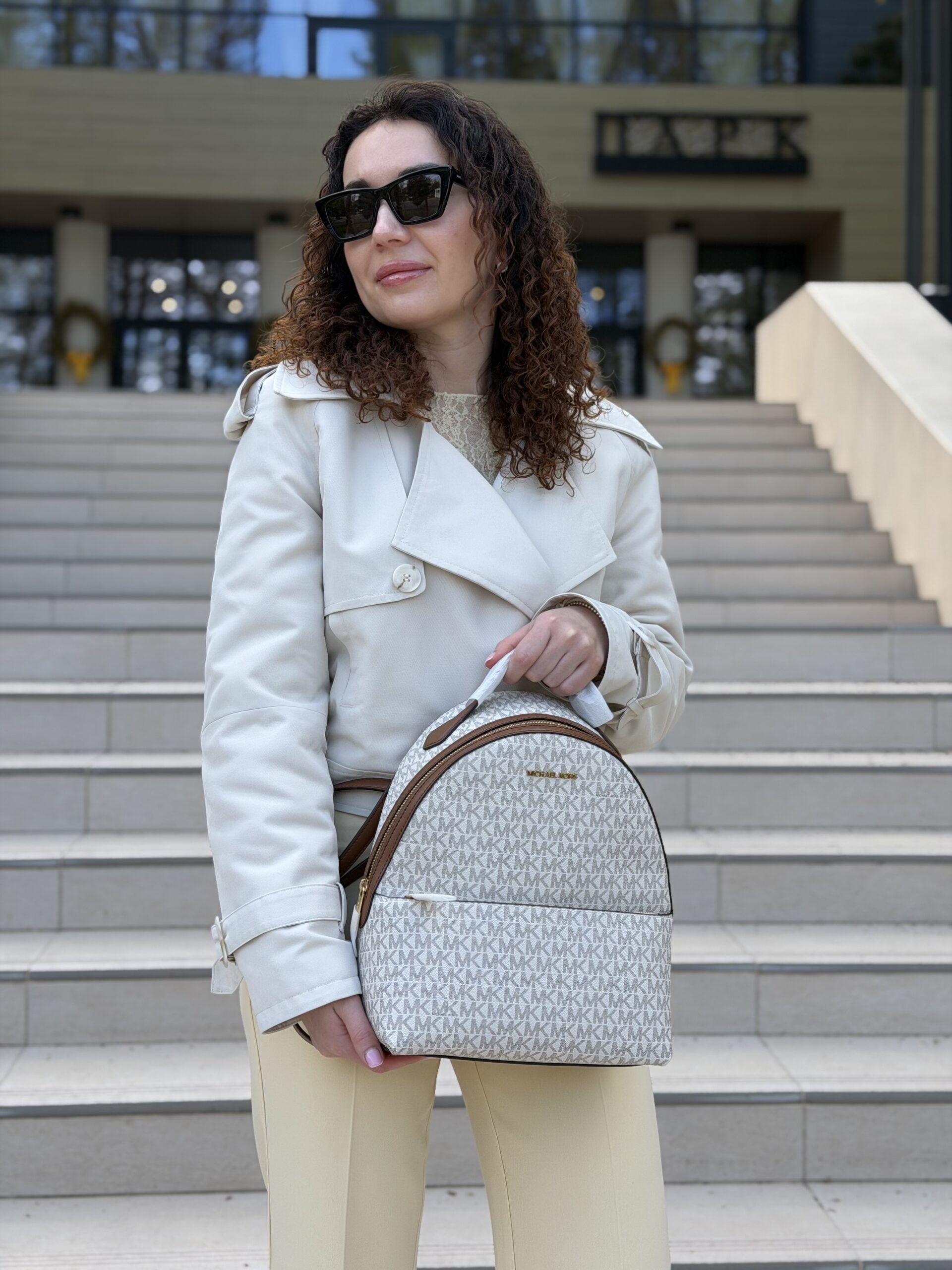 Sheila Medium Logo Backpack у кольорі Vanilla — жіночий рюкзак Michael Kors - Зображення 8