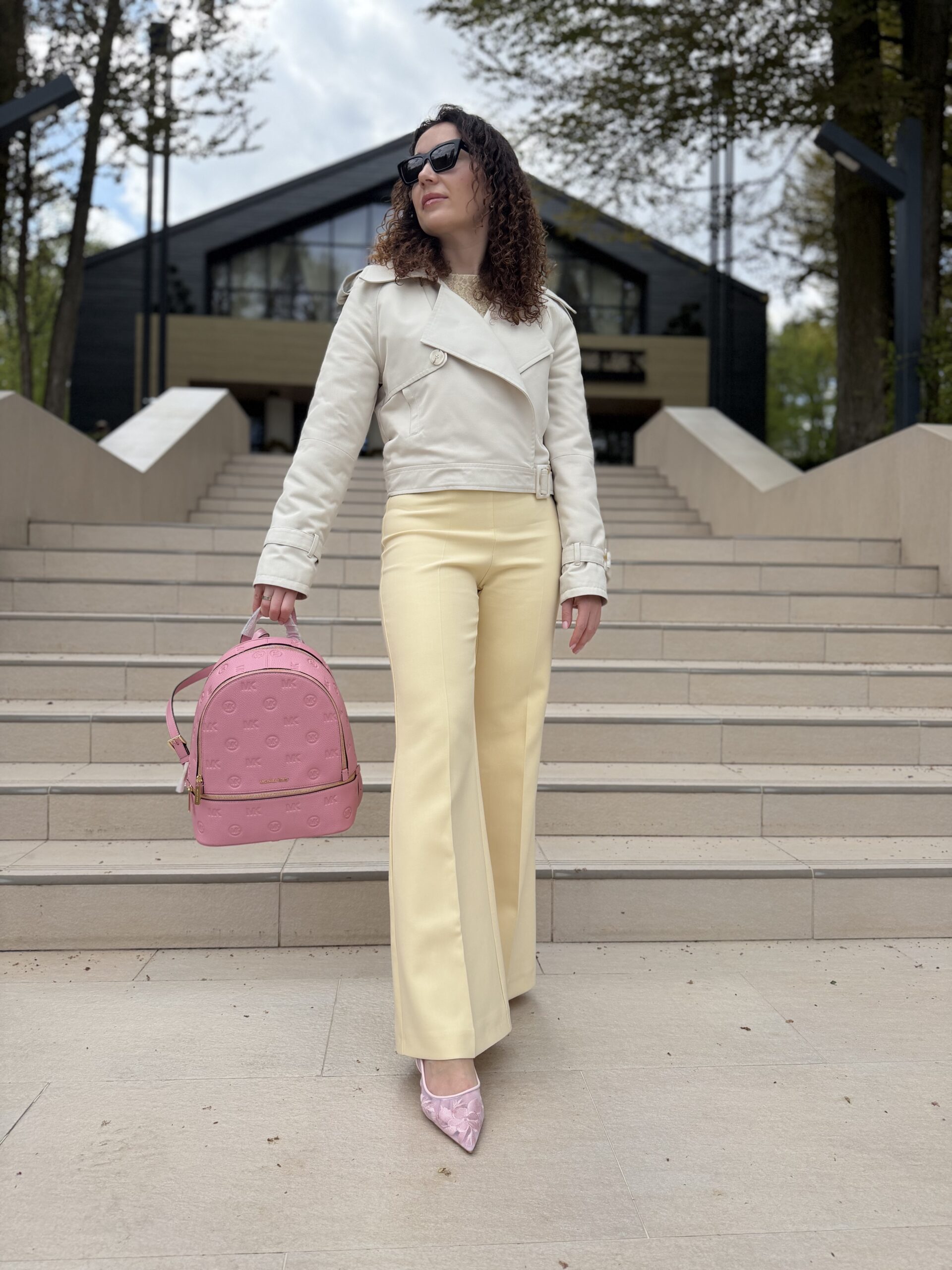 Rhea Medium Logo Debossed Backpack у кольорі Carnation — жіночий рюкзак Michael Kors - Зображення 6