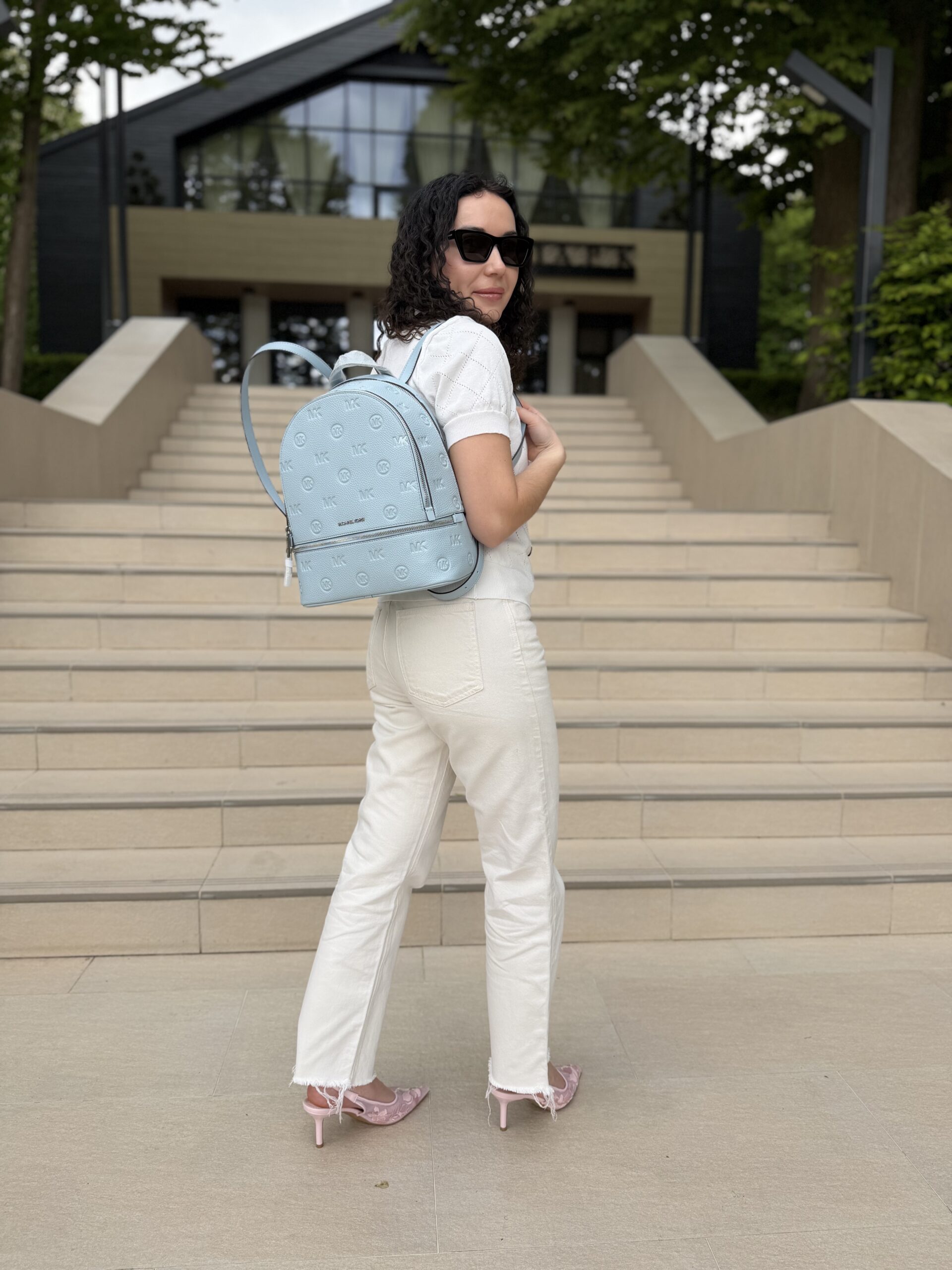 Rhea Medium Logo Debossed Backpack у кольорі Pale Ocean — жіночий рюкзак Michael Kors - Зображення 2