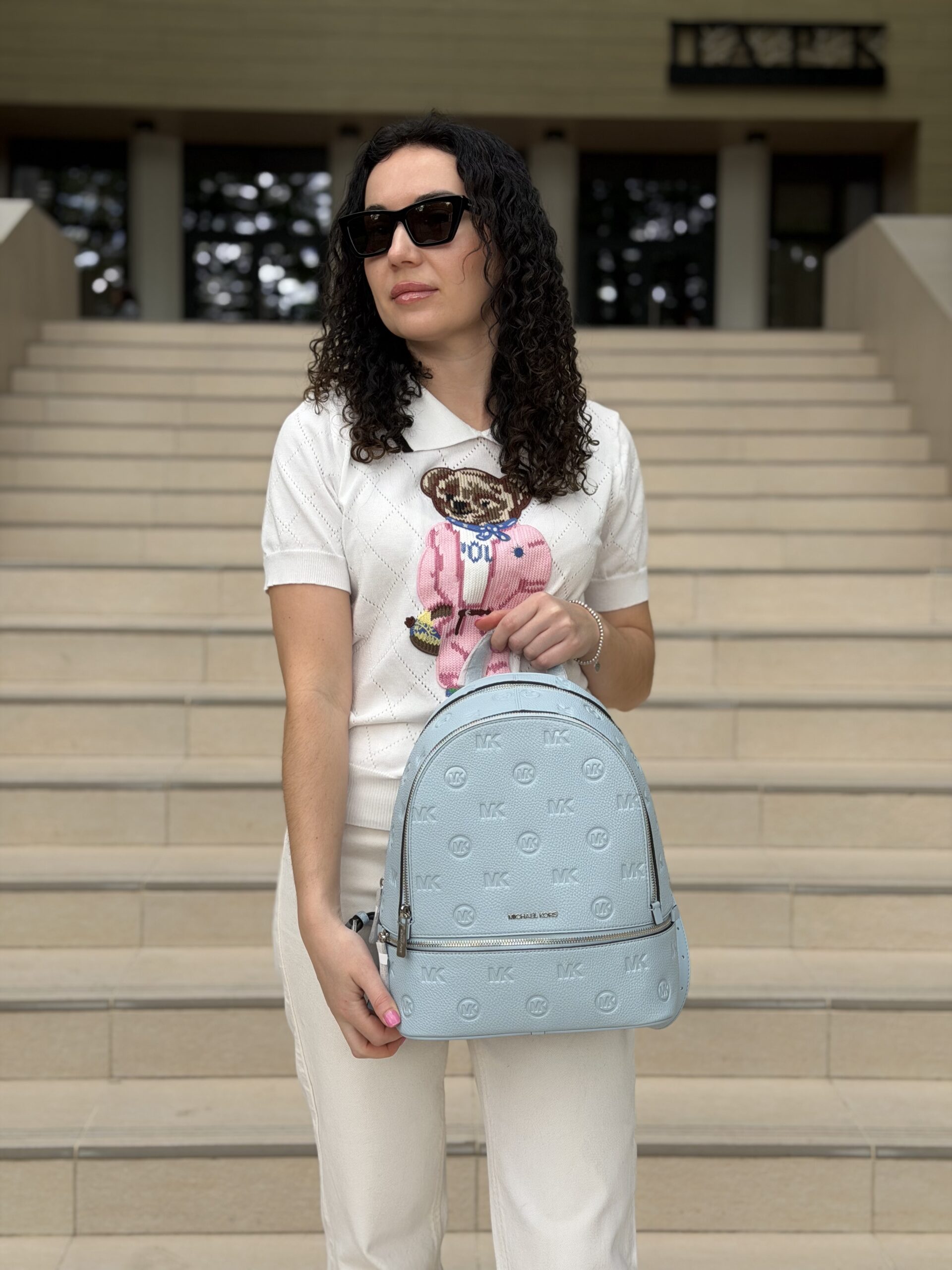Rhea Medium Logo Debossed Backpack у кольорі Pale Ocean — жіночий рюкзак Michael Kors - Зображення 8