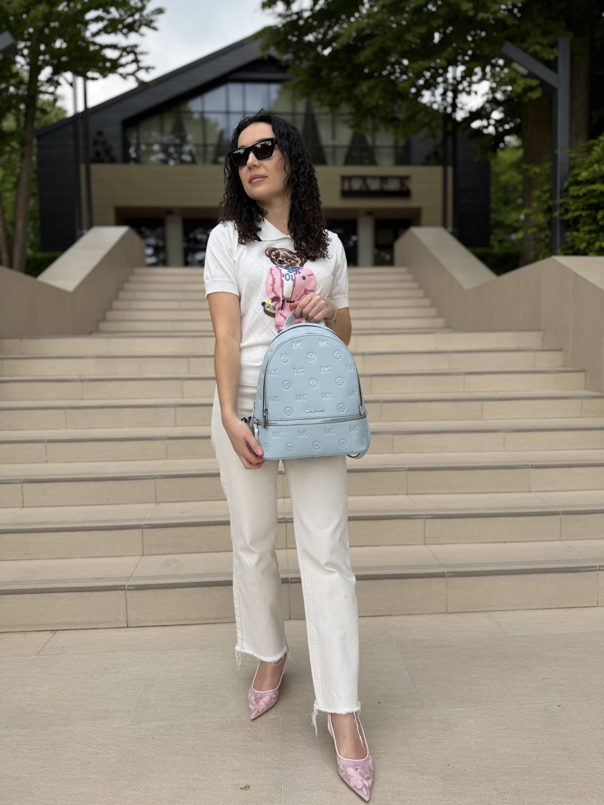 Rhea Medium Logo Debossed Backpack у кольорі Pale Ocean — жіночий рюкзак Michael Kors - Зображення 6