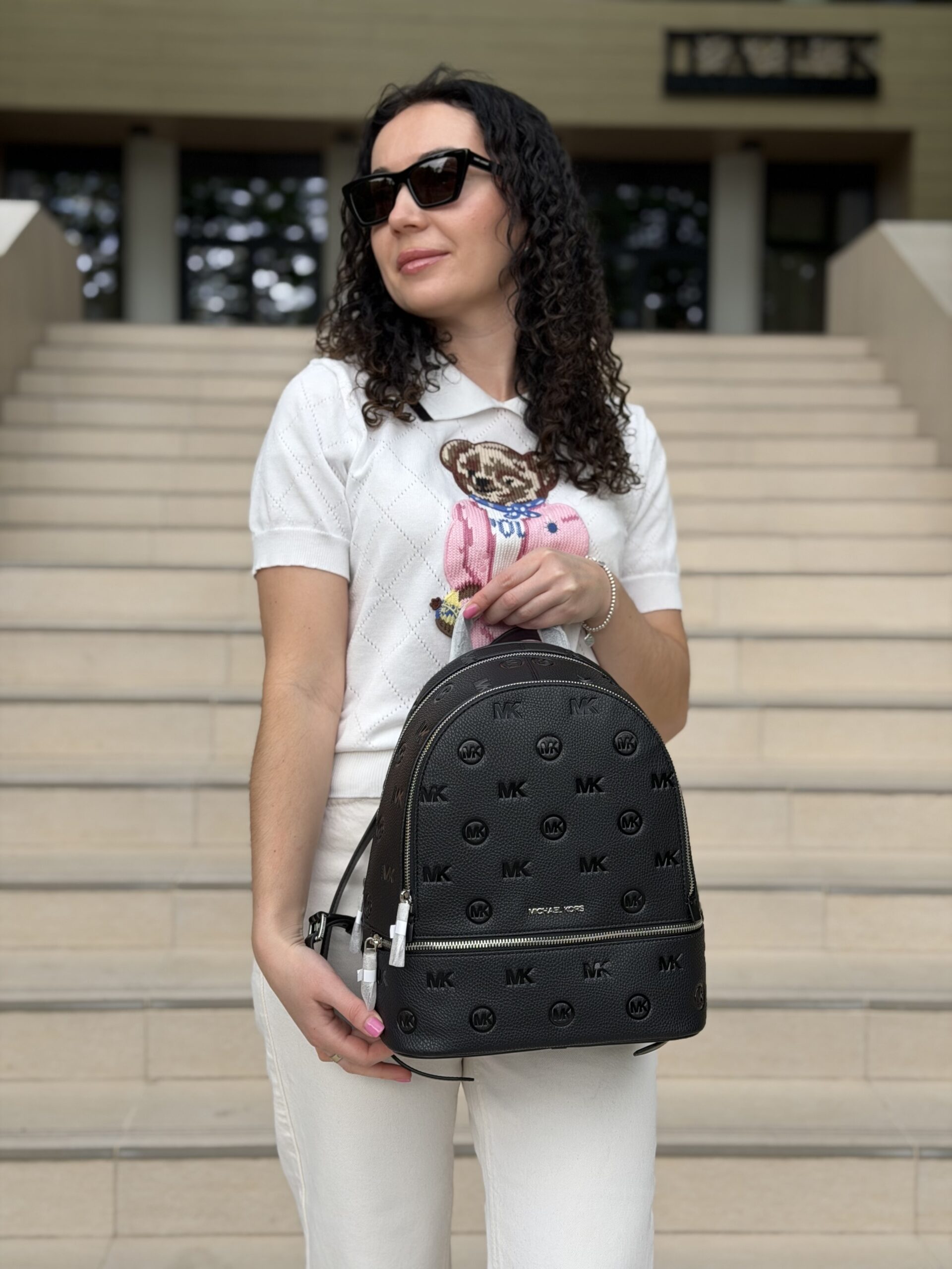 Rhea Medium Logo Debossed Backpack у кольорі Black — жіночий рюкзак Michael Kors - Зображення 9