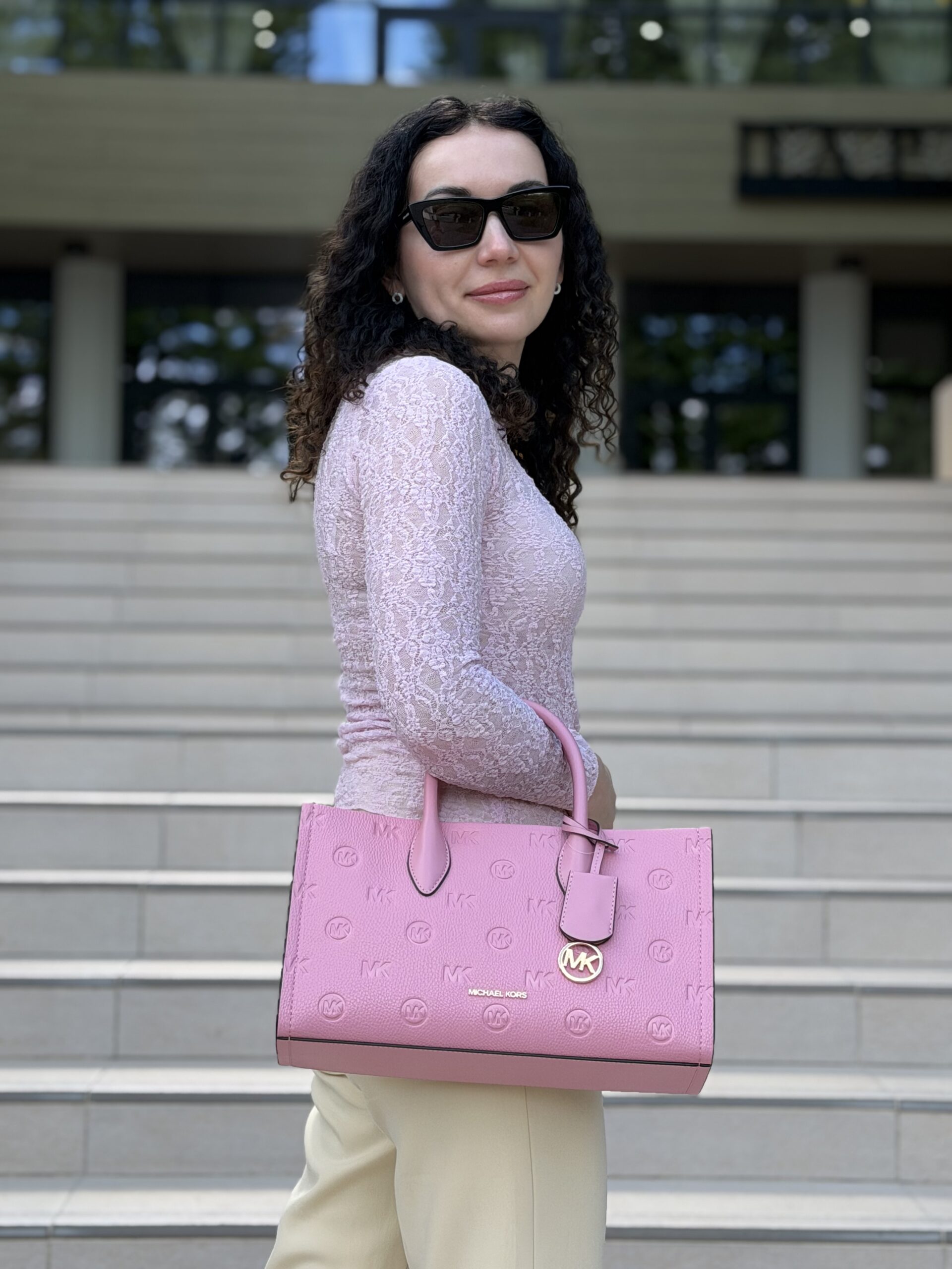 Mirella Medium Logo Debossed Satchel у кольорі Carnation — жіноча сумка Michael Kors - Зображення 11
