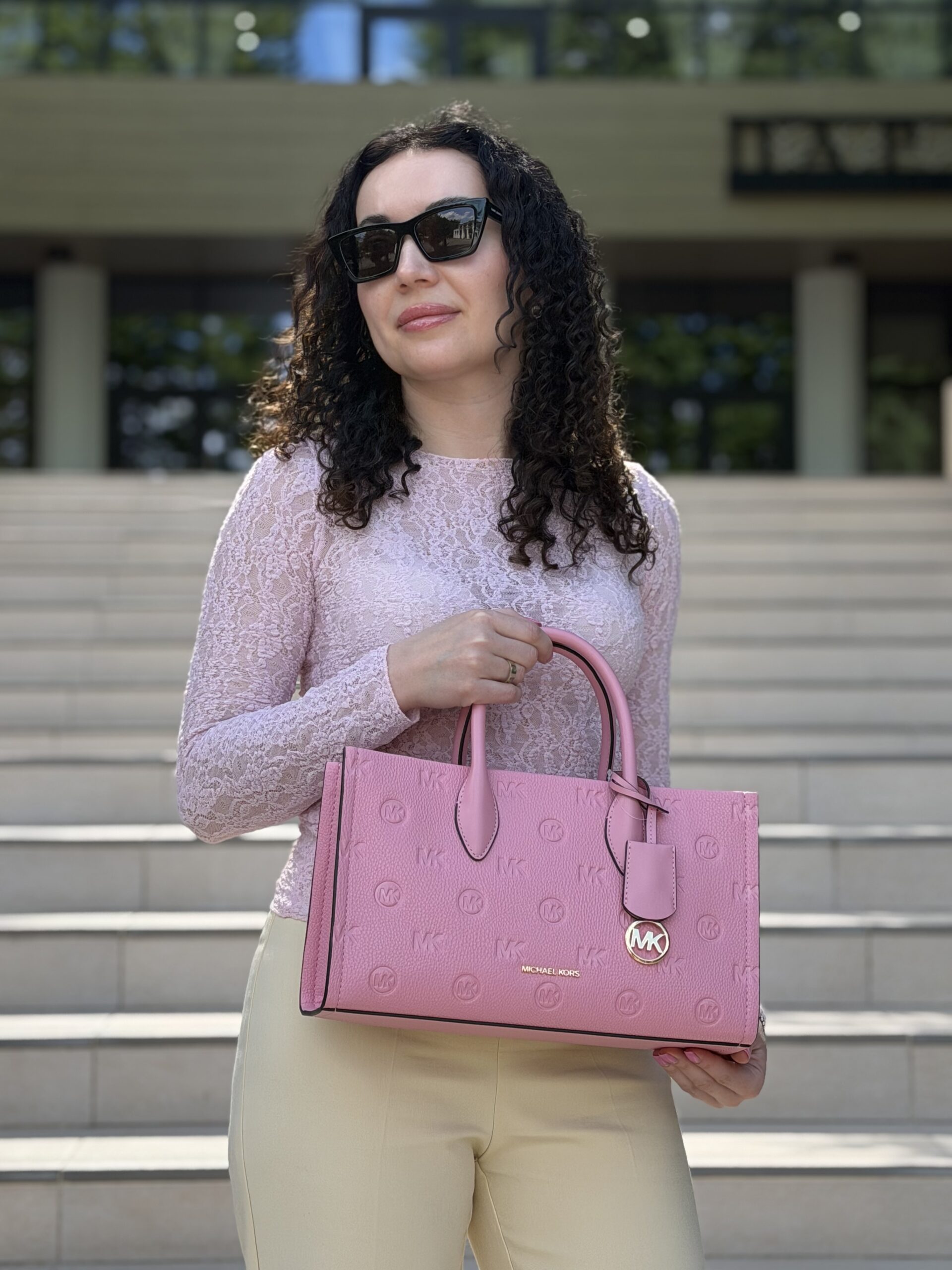 Mirella Medium Logo Debossed Satchel у кольорі Carnation — жіноча сумка Michael Kors - Зображення 2