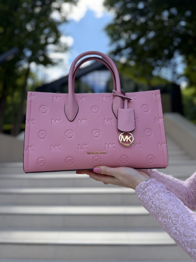 Mirella Medium Logo Debossed Satchel у кольорі Carnation — жіноча сумочка Michael Kors