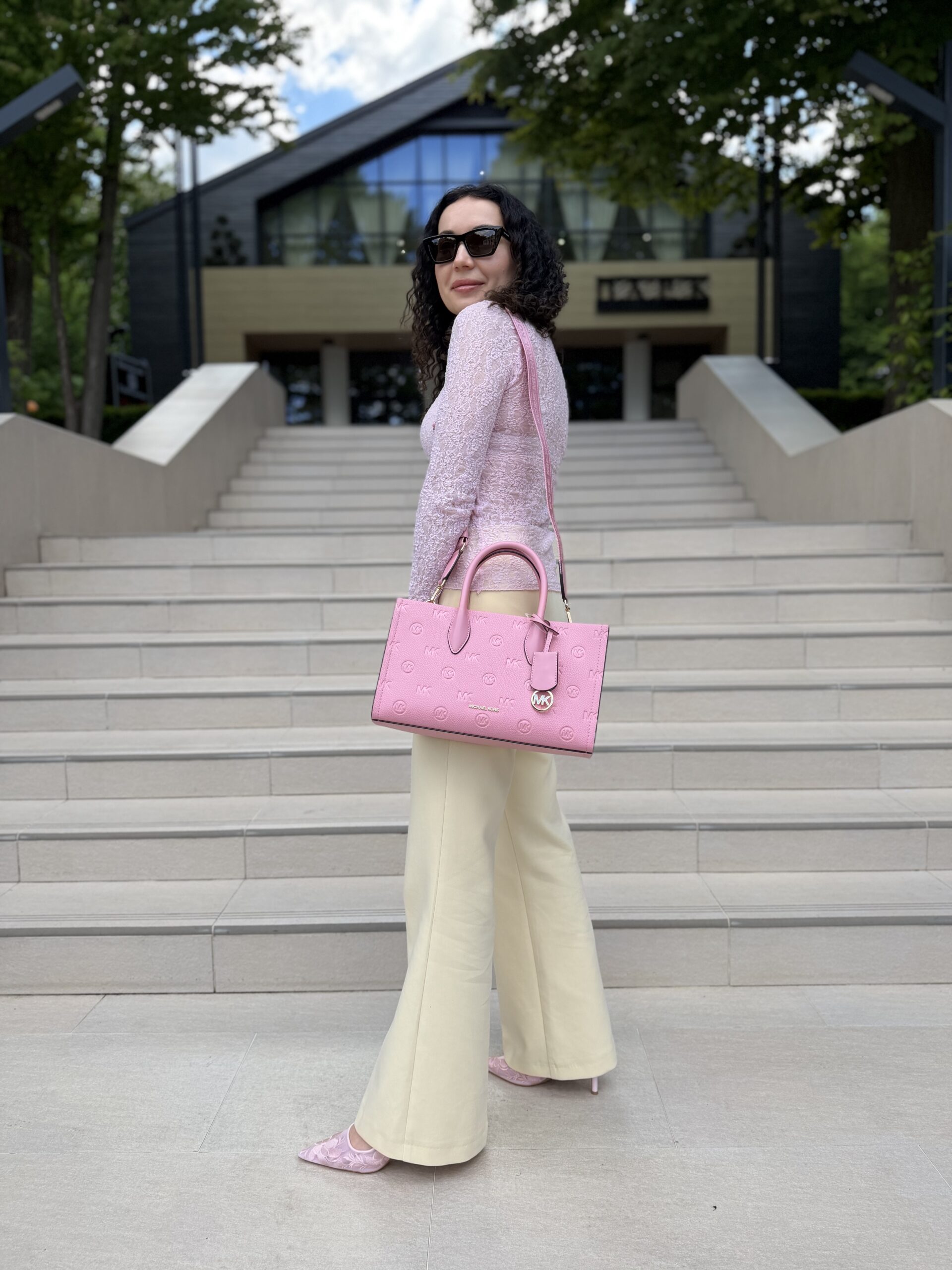 Mirella Medium Logo Debossed Satchel у кольорі Carnation — жіноча сумка Michael Kors - Зображення 8