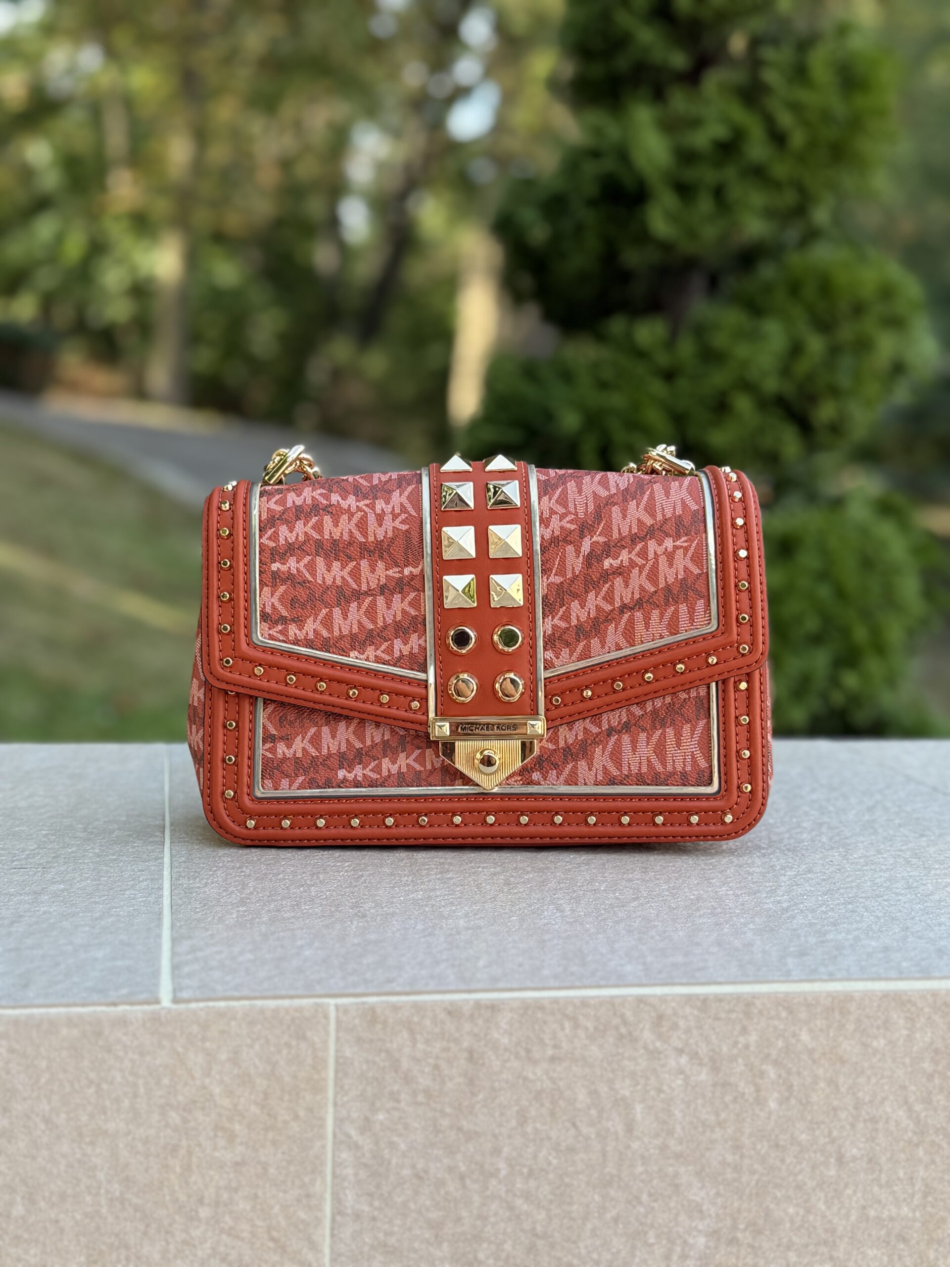 Soho Large Animal Print Logo Shoulder Bag у кольорі Deep Orange - жіноча сумочка Michael Kors - Зображення 11