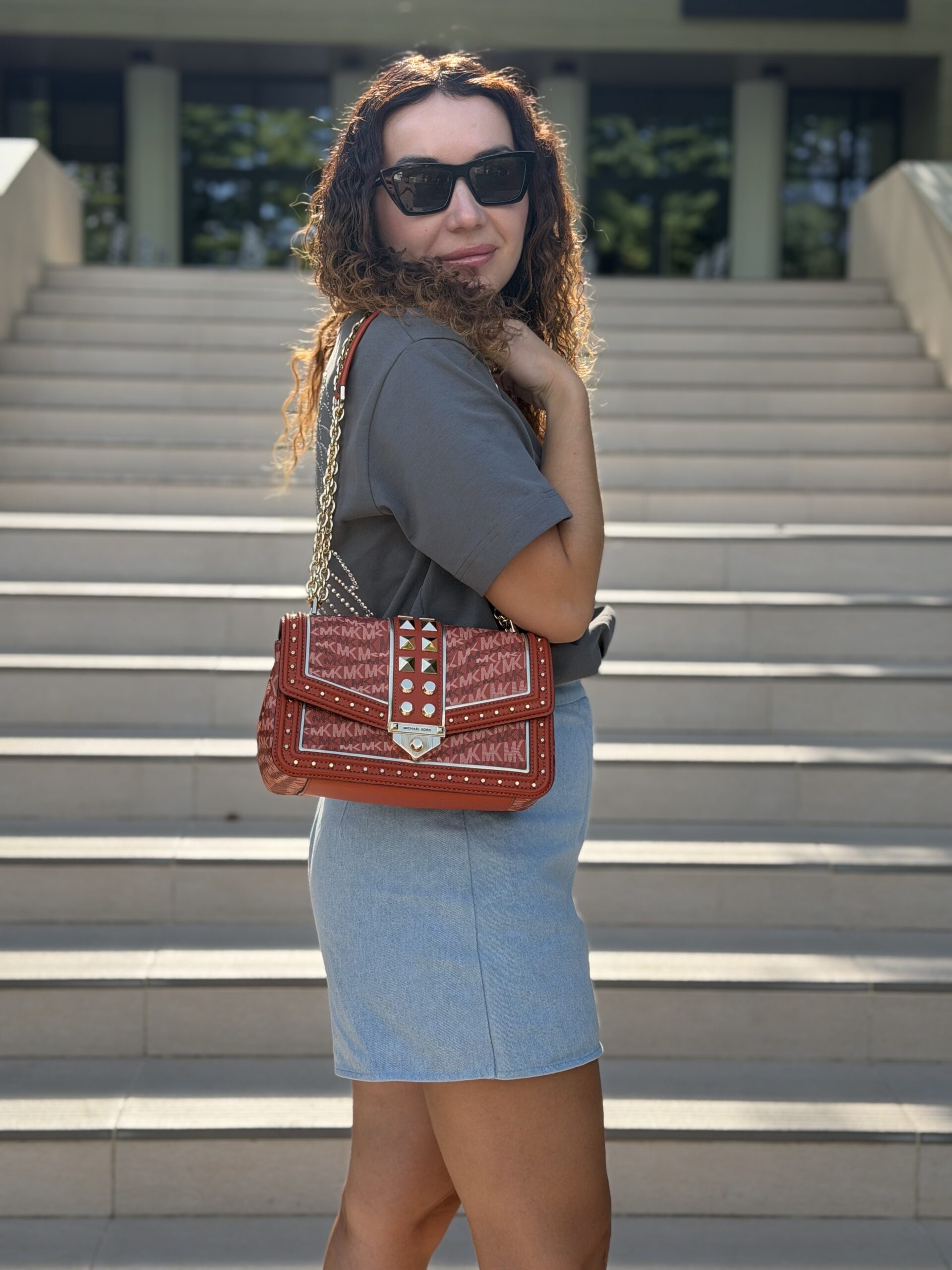 Soho Large Animal Print Logo Shoulder Bag у кольорі Deep Orange - жіноча сумочка Michael Kors - Зображення 13