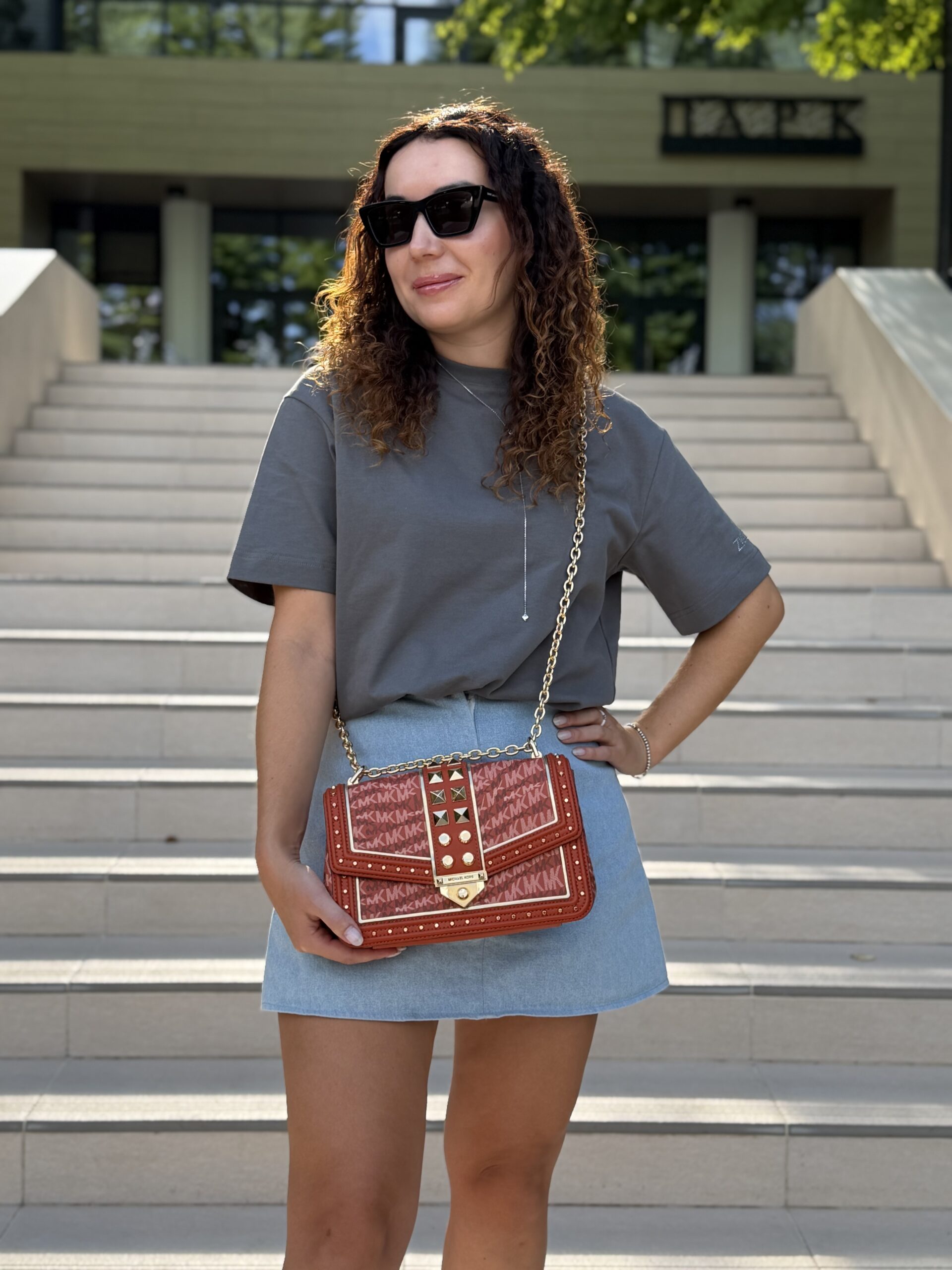Soho Large Animal Print Logo Shoulder Bag у кольорі Deep Orange - жіноча сумочка Michael Kors - Зображення 8