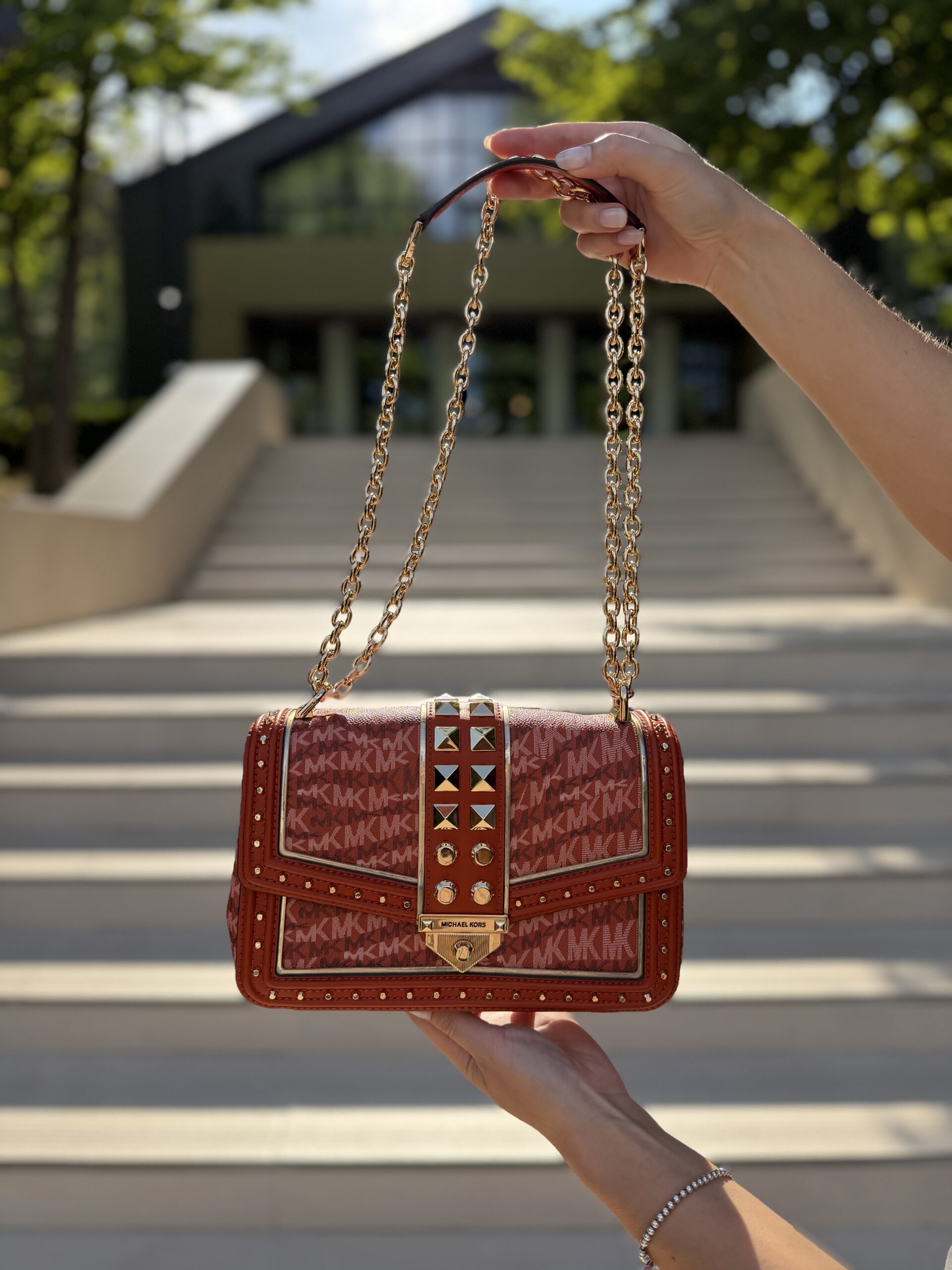 Soho Large Animal Print Logo Shoulder Bag у кольорі Deep Orange - жіноча сумочка Michael Kors