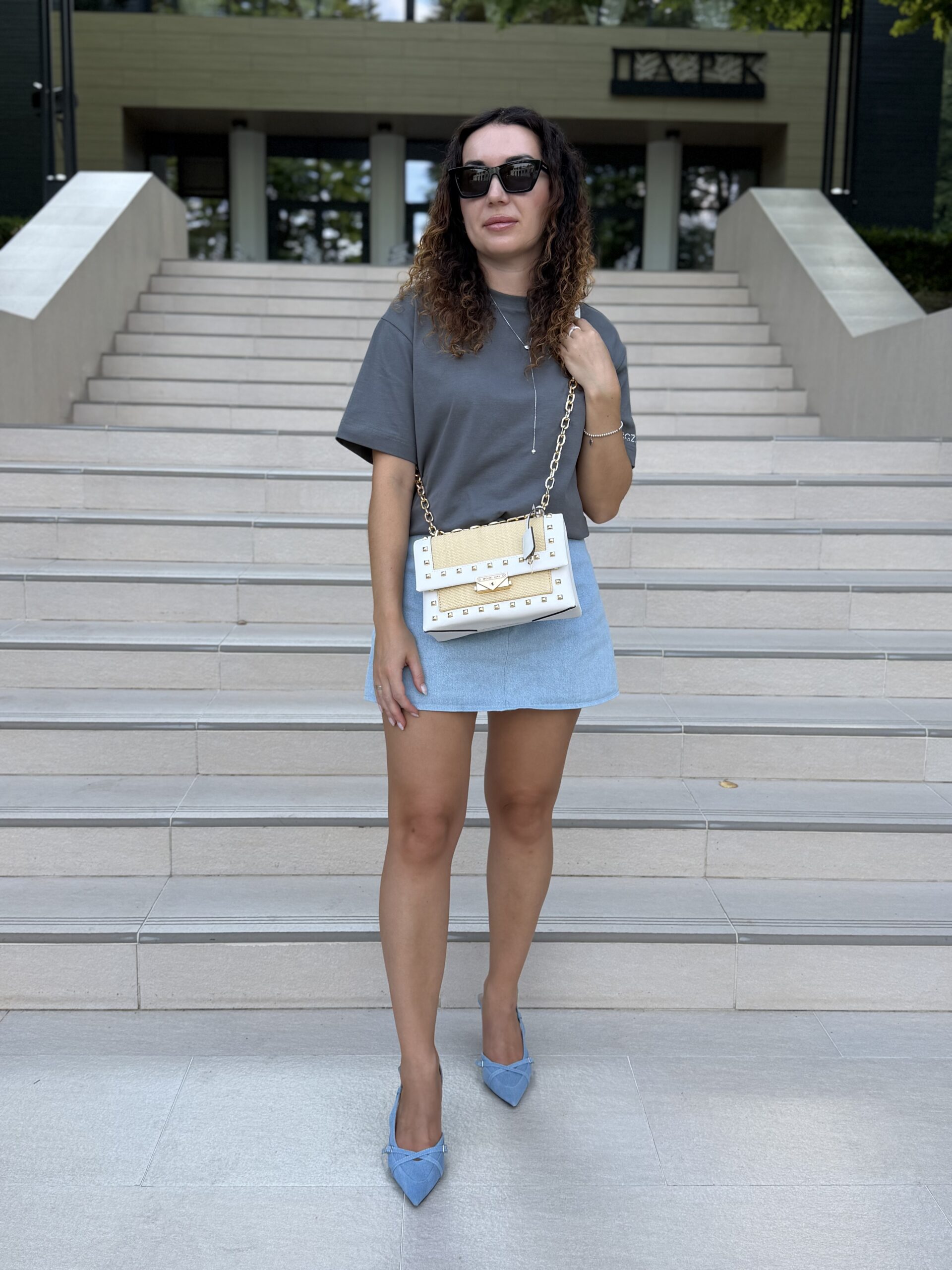 Cece Medium Straw and Studded Shoulder Bag у кольорі Optic White - жіноча сумочка Michael Kors - Зображення 6