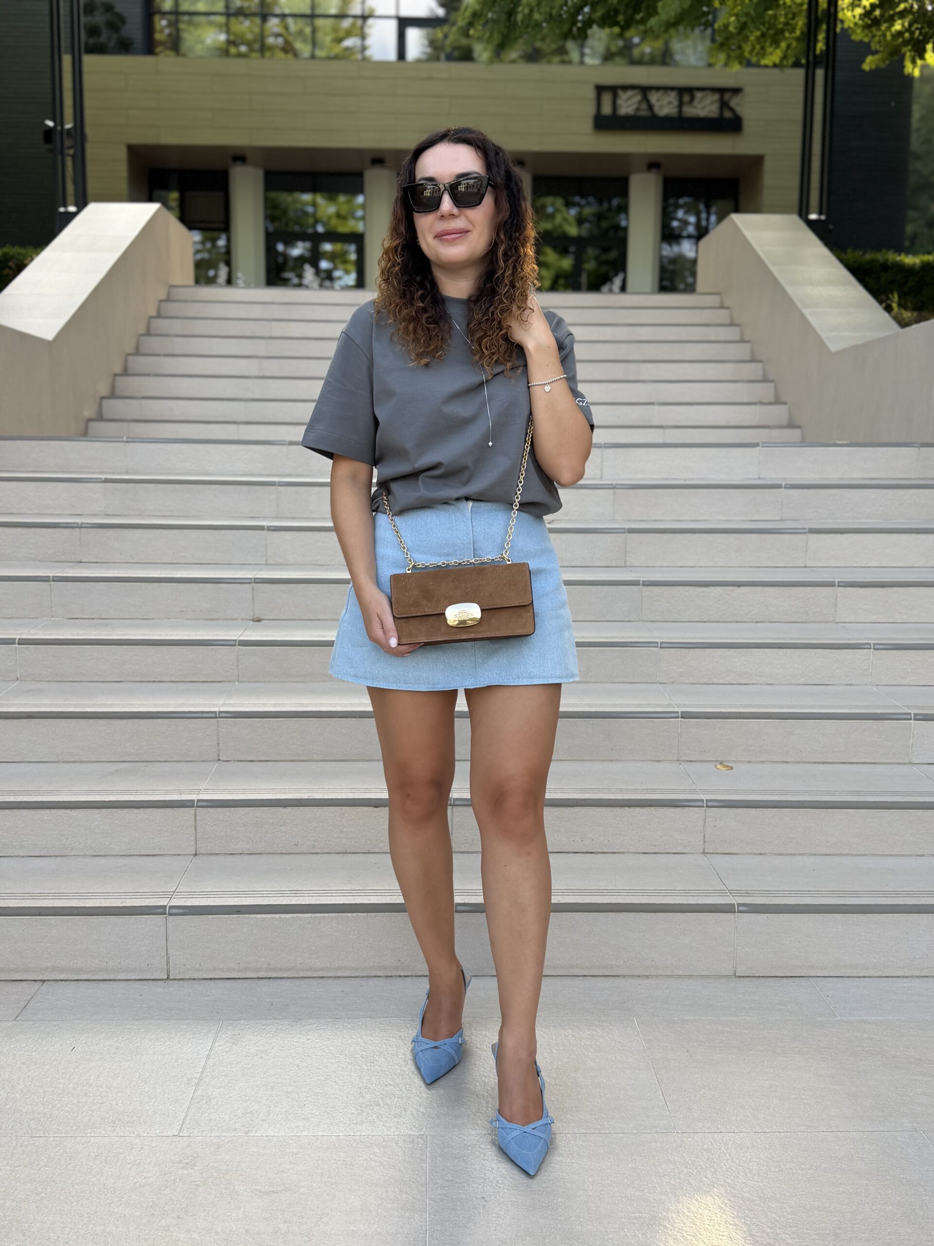Eliza Flap Crossbody Bag In Suede у кольорі Sienna - жіноча сумочка Coach - Зображення 6