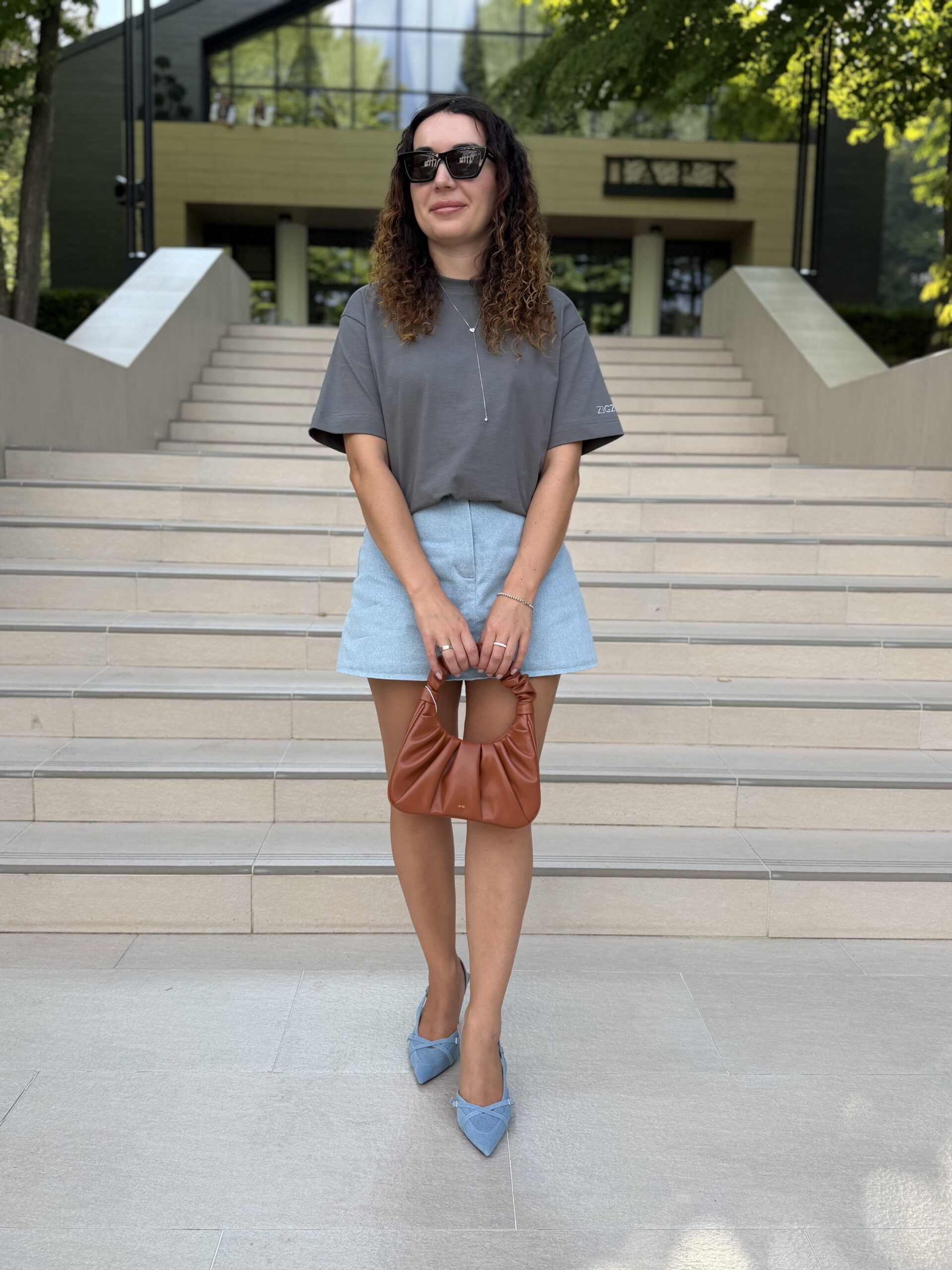 Gabbi Ruched Hobo Handbag у кольорі Nutella - жіноча сумочка JW PEI - Зображення 10