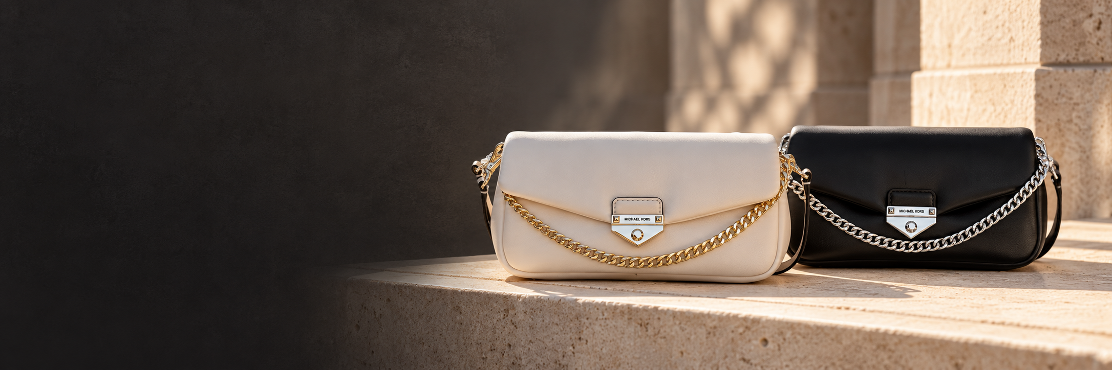 Світла та чорна сумки Soho Michael Kors